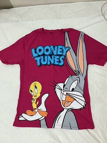 LOONEY TUNES TSHIRT