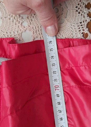 Bayan Parlak Kırmızı Düğmeli Yağmurluk - Görsel 8