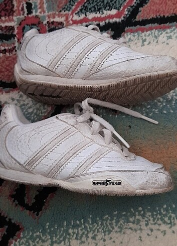 23 Beden beyaz Renk Çocuk Adidas spor ayakkabı