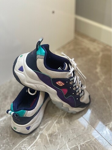 37,5 Beden beyaz Renk Skechers