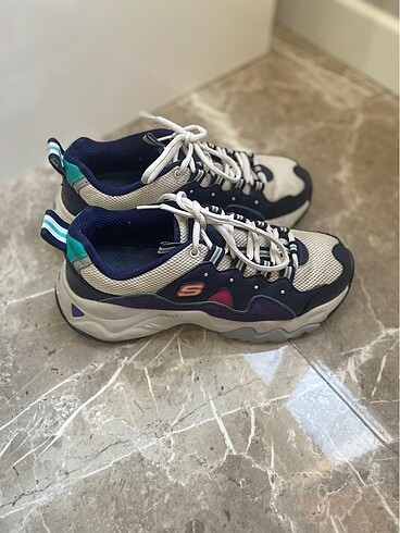 37,5 Beden Skechers