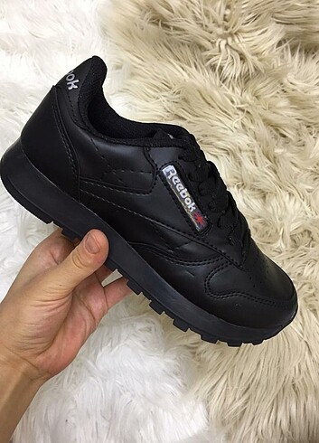 Reebok ayakkabı