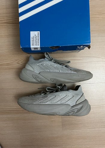 Adidas yürüyüş ayakkabısı