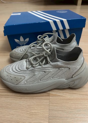 38 Beden gri Renk Adidas yürüyüş ayakkabısı