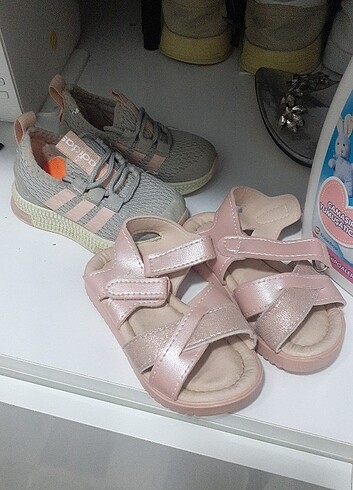 Kız çocuk adidas.