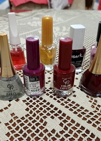 11 adet orjinal marka hiç acilmadik ojeler in toplam fiyatidir