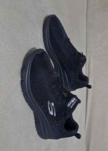 Skechers orjinal Siyah 38.5 tertemiz spor ayakkabisi