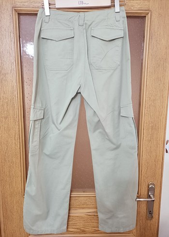 LC Waikiki lcw 40 beden pantolon .sadece bir defa giyildi.hicbir sorunu yok