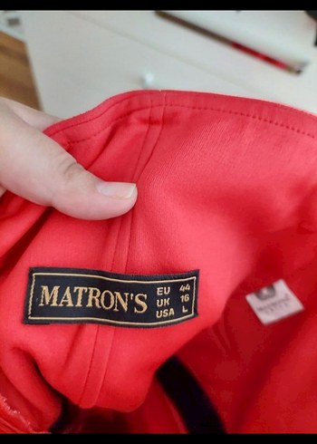 Siyah İşlemeli Kırmızı Uzun Straplez Elbise - Görsel 4