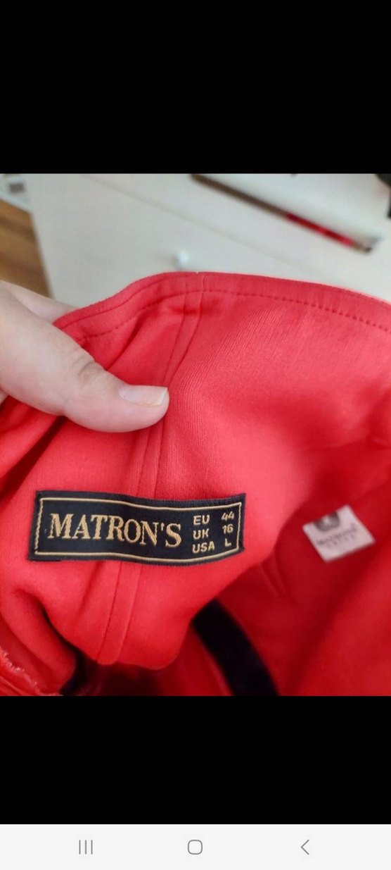 Siyah İşlemeli Kırmızı Uzun Straplez Elbise - Görsel 4