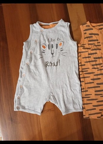 Gri ve Turuncu Erkek Bebek Kolsuz Tulum - Görsel 2