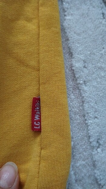4 Yaş Beden Kız çocuk sweatshirt LC Waikiki 4/5 yaş