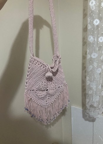 Püsküllü Pembe Nakışlı Örgü Çanta