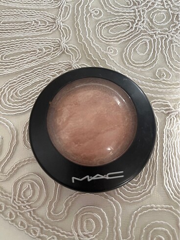  Beden Mac kontür paleti ve highlighter