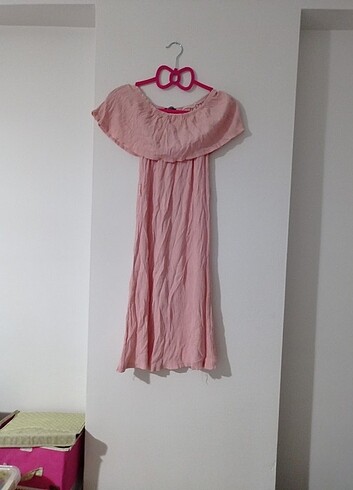 Pembe elbise 