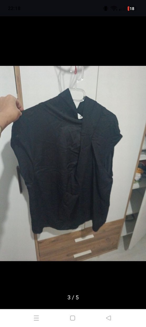 Siyah Kolsuz Yüksek Yakalı bluz - Görsel 3