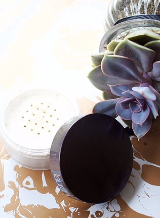 Laura Mercier Pudra