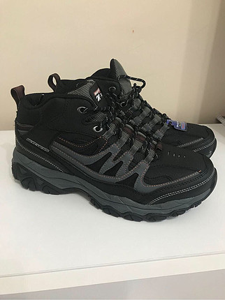Yepyeni sıfır skechers