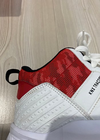 Beyaz Kırmızı Basketbol Ayakkabısı - Görsel 5
