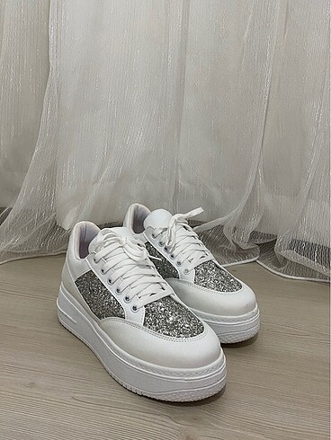 parlak spor ayakkabı - Görsel 2