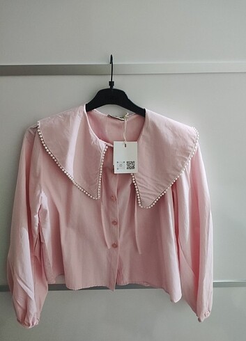 Pembe İncili gömlek