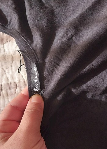 Siyah yuvarlak kesim yaka  Tunik - Görsel 5