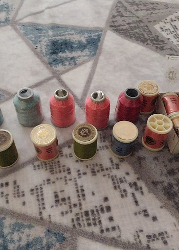 Çeşitli Renklerde makine nakışı İşi İplikleri - Görsel 4