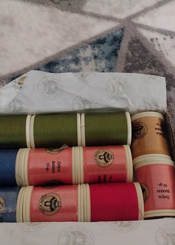 Çeşitli Renklerde makine nakışı İşi İplikleri - Görsel 2