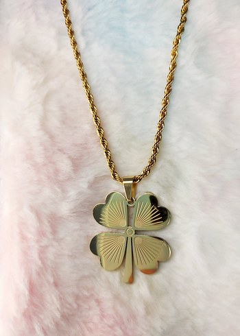 Altın Renkli Zincir Detaylı Yonca Kolye - Görsel 3