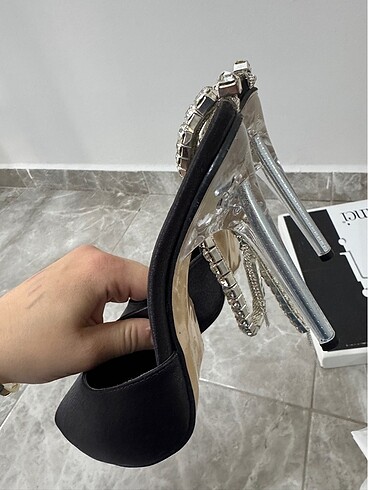 36 Beden Şık taşlı stiletto