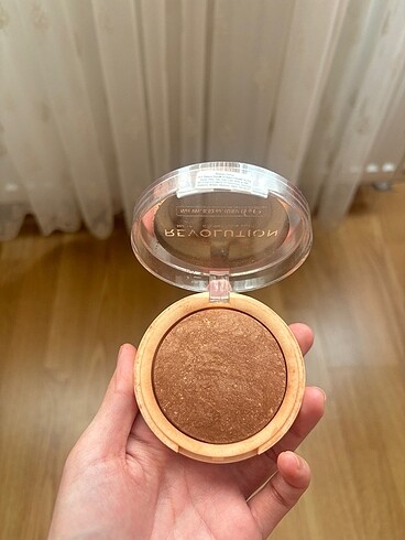 Revolution Bronzer