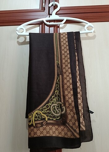Diğer Gucci şal