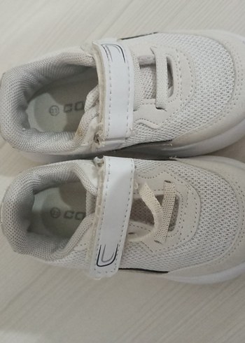 23 numara beyaz spor ayakkabı - Görsel 3