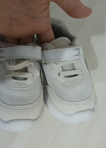 23 numara beyaz spor ayakkabı - Görsel 6