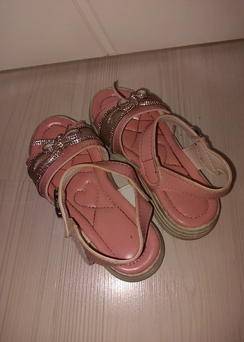 Kız Çocuk Pembe Parlak Tokalı Sandalet - Görsel 3