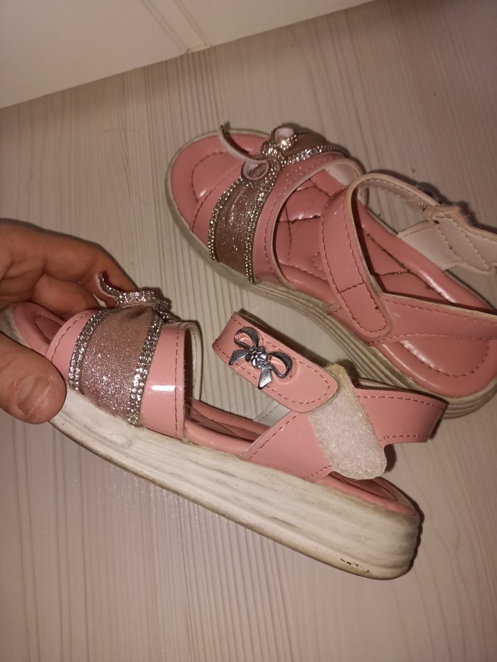 Kız Çocuk Pembe Parlak Tokalı Sandalet - Görsel 4