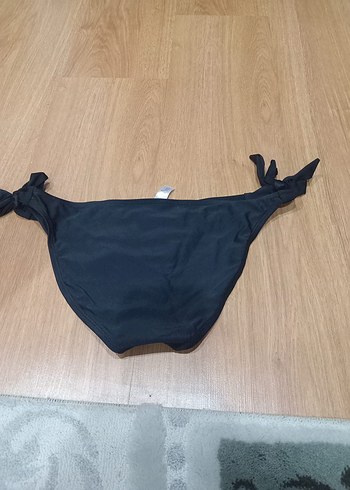 38 Beden Kadın Bağcıklı Bikini Altı