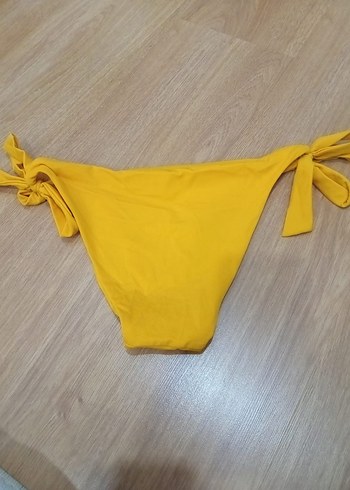 Sarı Bağcıklı Kadın Bikini Altı - Görsel 2