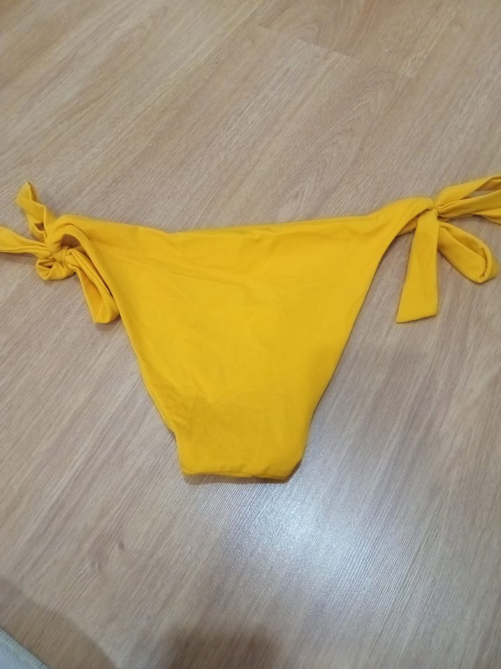 Sarı Bağcıklı Kadın Bikini Altı - Görsel 2