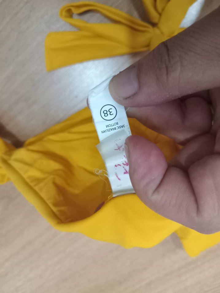 Sarı Bağcıklı Kadın Bikini Altı - Görsel 3