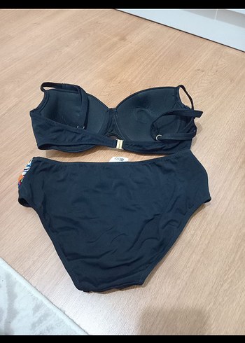 Çiçek Desenli Bantlı Kadın Bikini - Görsel 2