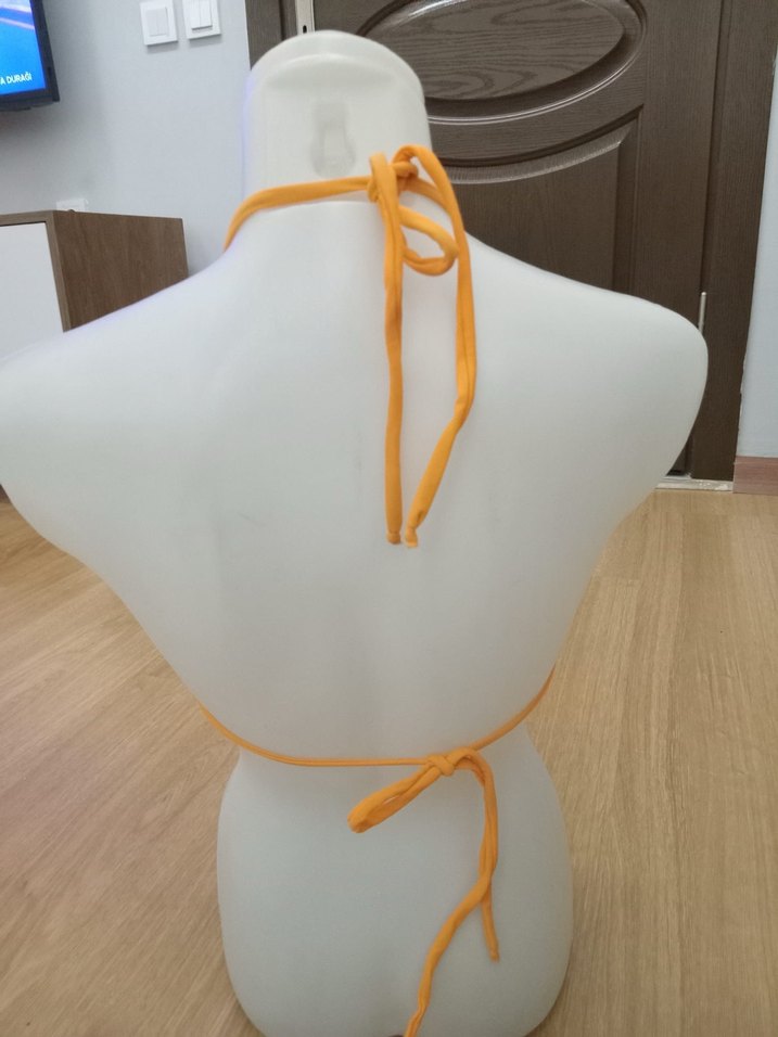 Boncuk Detaylı Renkli Bağlamalı Bikini Üstü - Görsel 2