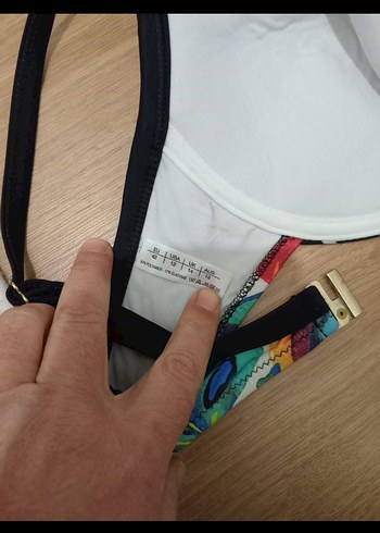 Çok Renkli Desenli Piliseli Bikini Üstü - Görsel 3