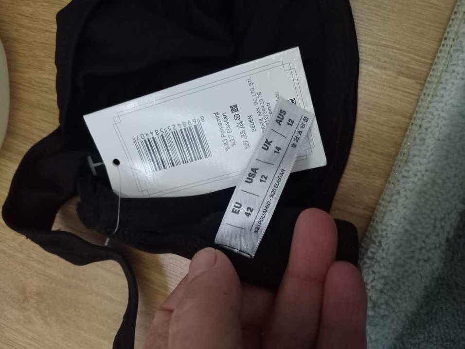 Siyah Minimalist Kadın Bikini Üstü - Görsel 3