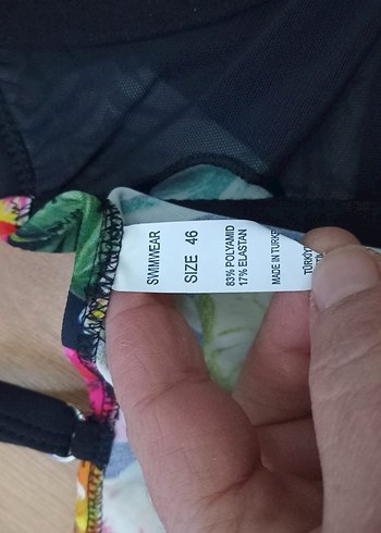 Çiçek Desenli Mini Düğmeli Bikini Üstü - Görsel 3