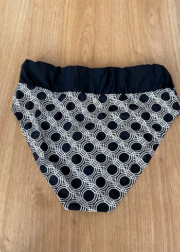 44 Beden Bikini Altı