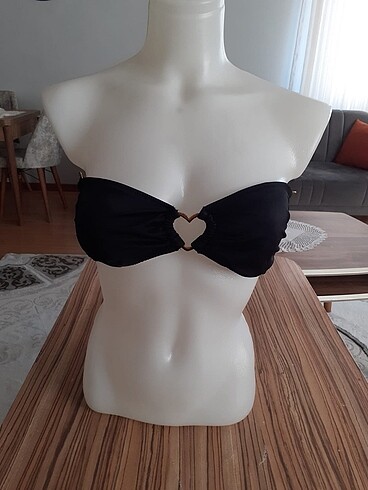 Bikini tek üst aşınma mevcut