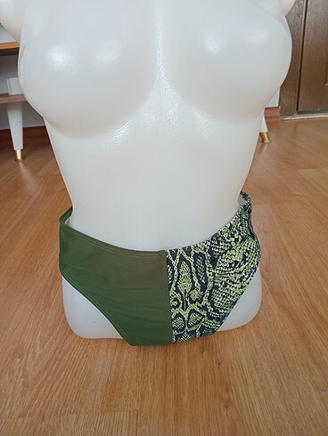 Bikini tek alt
