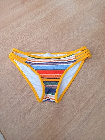 Bikini tek alt