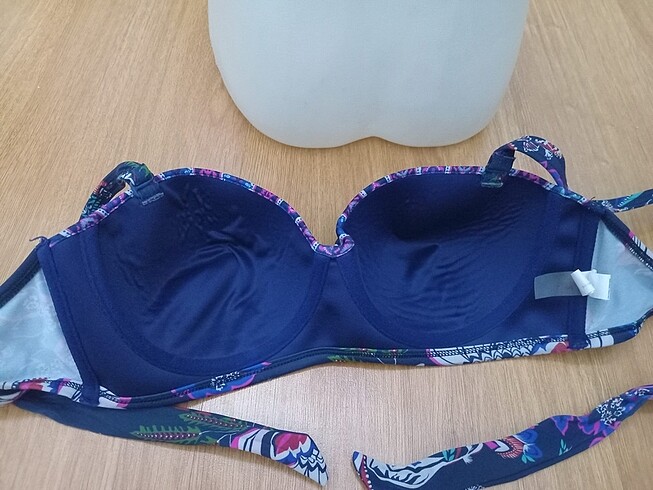 38 Beden Bikini üstü